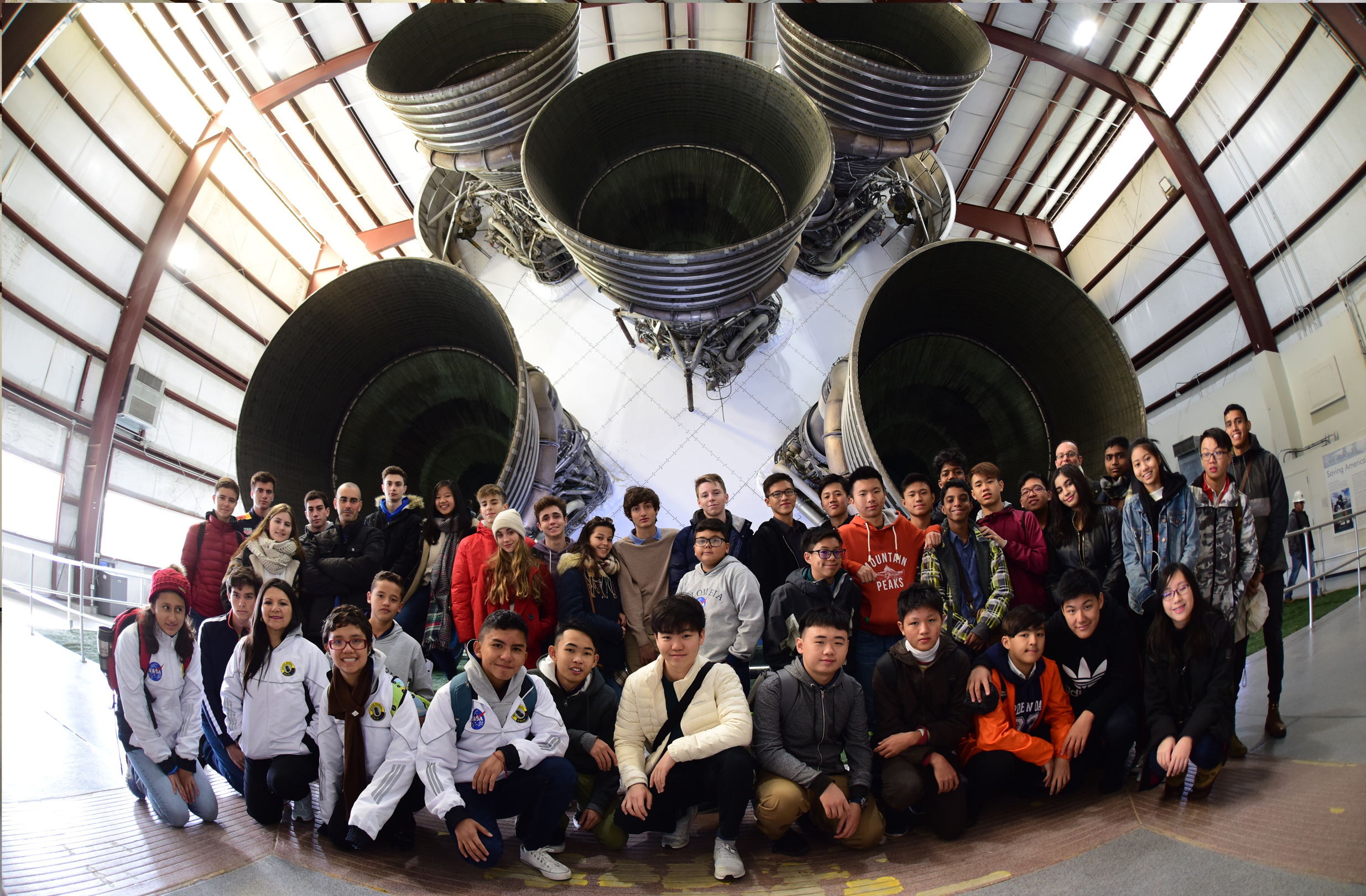 SPACE U Saturn V Engines Colombia Space School FERNANDO RUIZ NASA